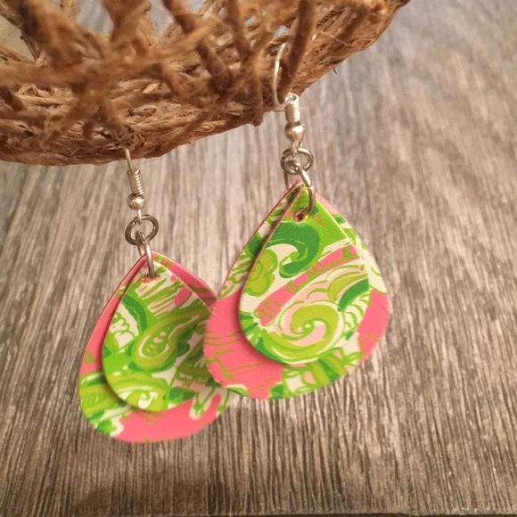 Lilly Pulitzer Chin Chin Handmade Earrings - Picture 6 of 8